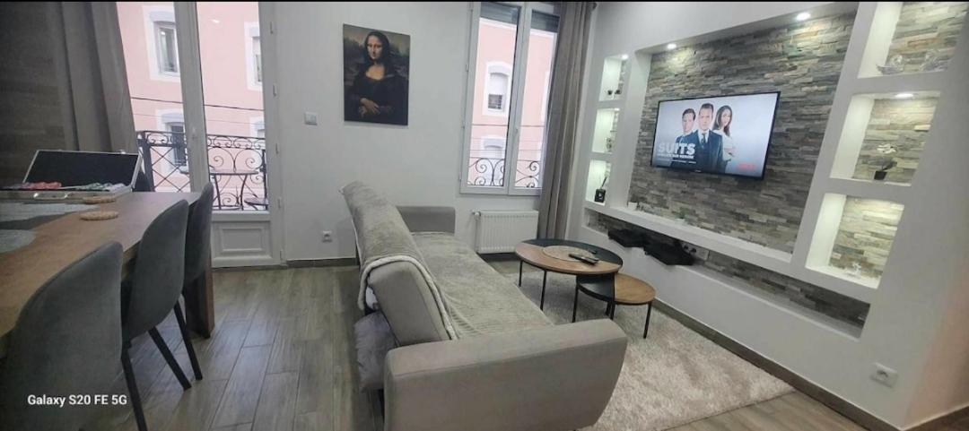Les Suite Appartement A Chalon Sur Saone Habitación foto